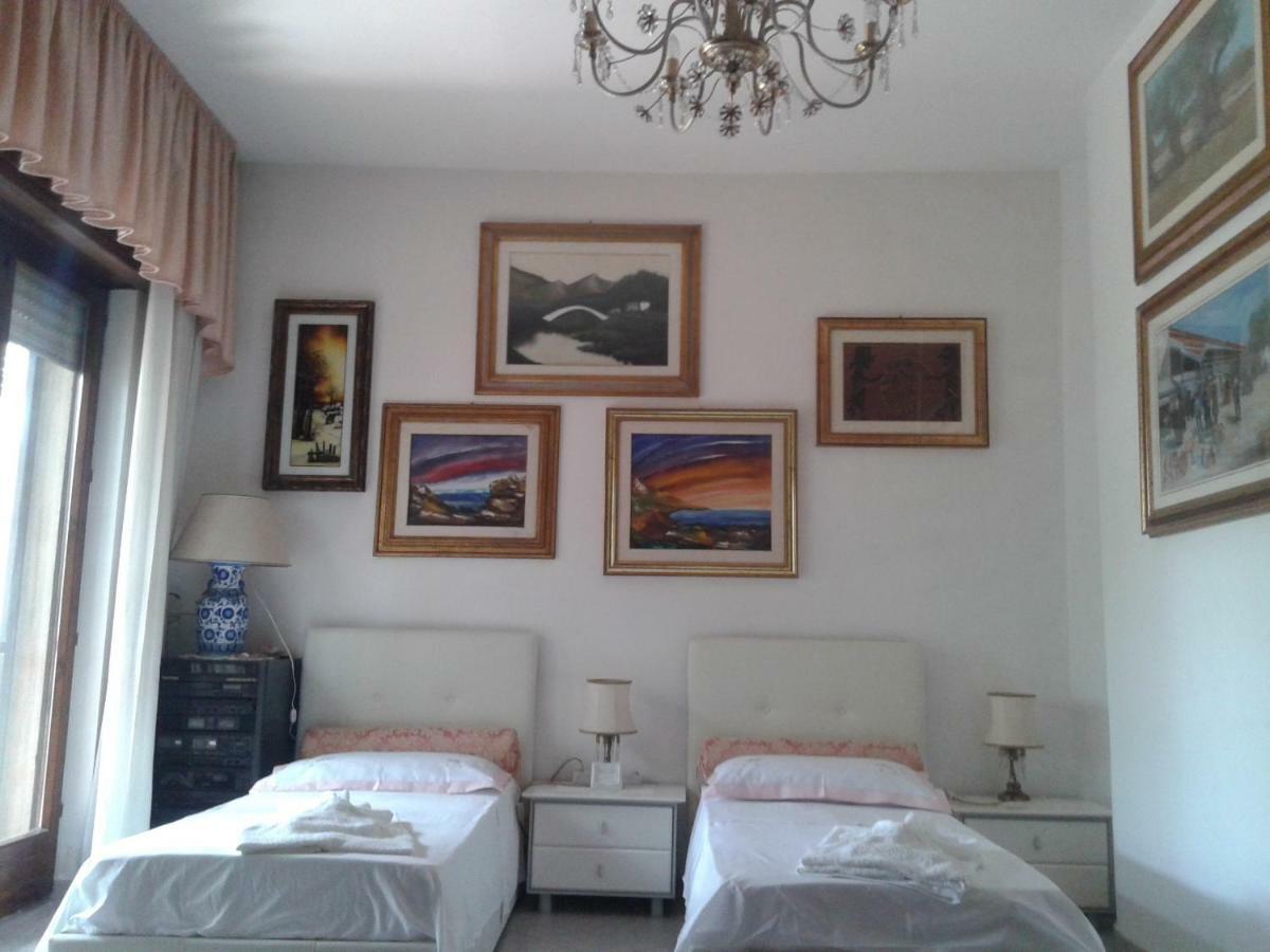 B&B Tra I Mari Del Salento Lecce Exterior photo
